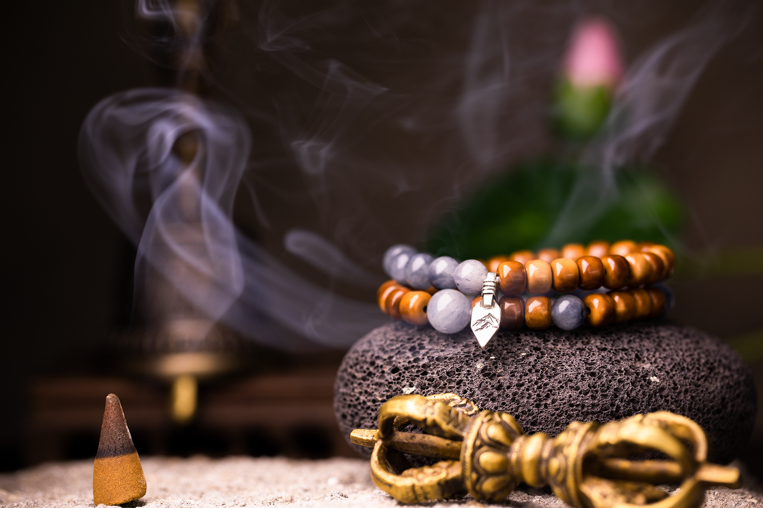 Pulsera Kuka y Cuarzo Azul – Zen Sky Mala
